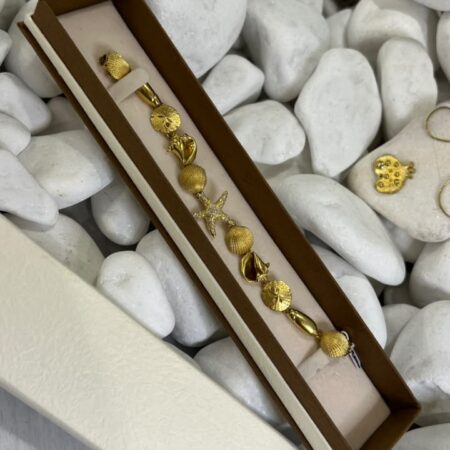Handmade Sea-Inspired Bracelet with Starfish & Shell Details